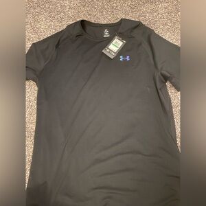 Under Armour Men's large Black Tee with holographic Logo